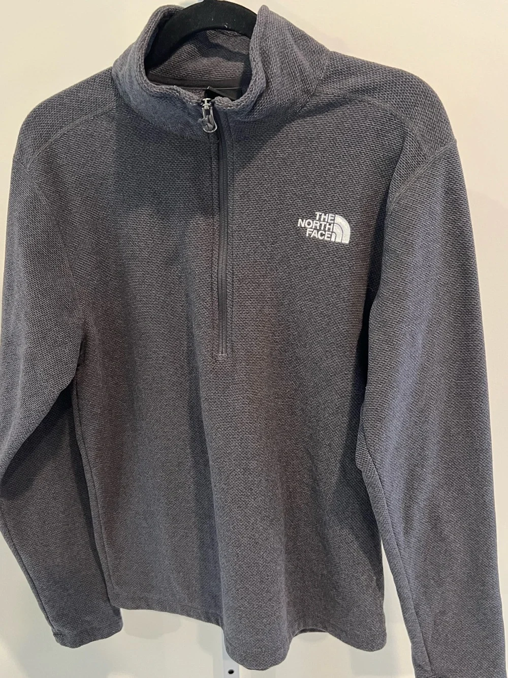 The North Face Light and Dark Gray Quarter Zip Pullover Shirt Mens Sz Medium